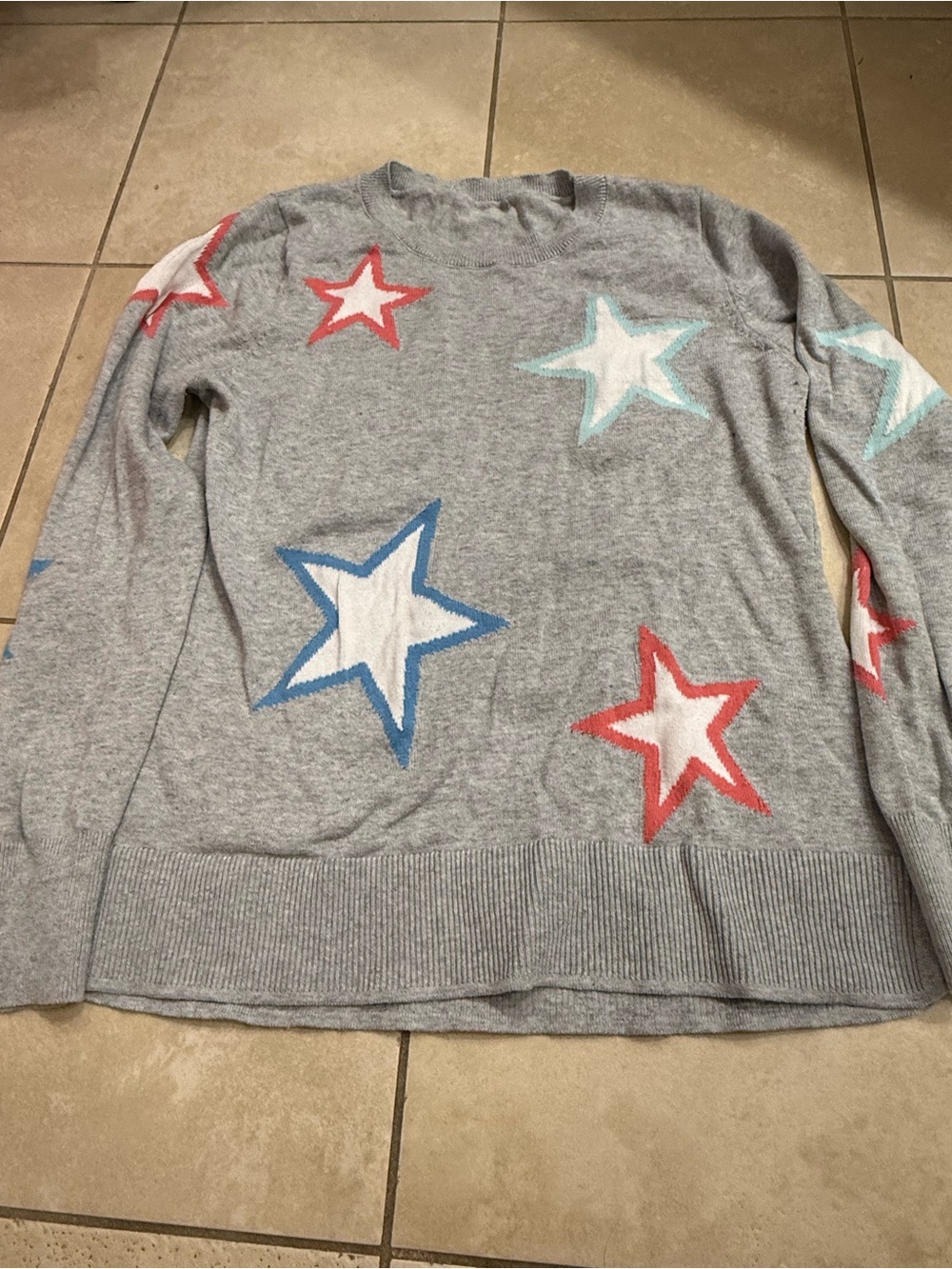 No Boundaries Gray Star-Print Crewneck Sweater with Red, Blue & Teal Stars
